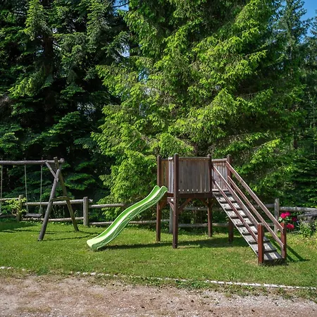Pocitniska Hisa Koca Dobnik Lodge *