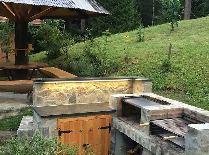 Pocitniska Hisa Koca Dobnik 롯지 Lovrenc na Pohorju